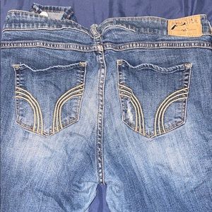 Size 9 Ripped Hollister Jeans